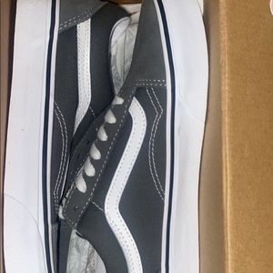 Grey vans men 5.5, women 7